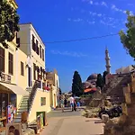 Nikos Takis Fashion Boutique עיר רודוס