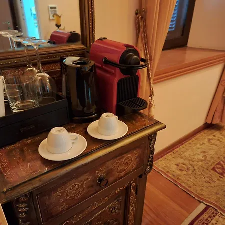 Nikos Takis Fashion Boutique