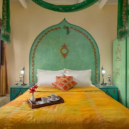 Nikos Takis Fashion Boutique Hotel