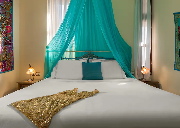 Nikos Takis Fashion Boutique Hotel