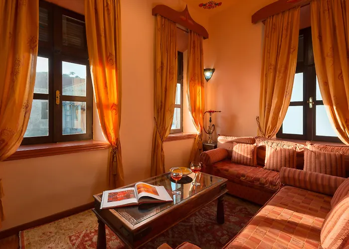 Nikos Takis Fashion Boutique Hotel