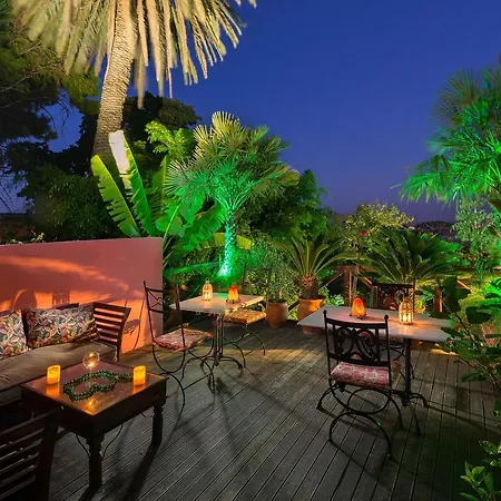 Nikos Takis Fashion Boutique Hotell