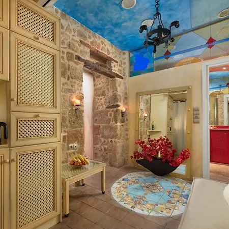 Nikos Takis Fashion Boutique Hotell 4*