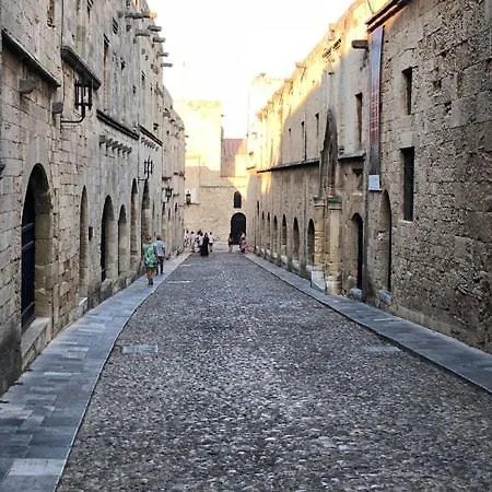 Nikos Takis Fashion Boutique 4*