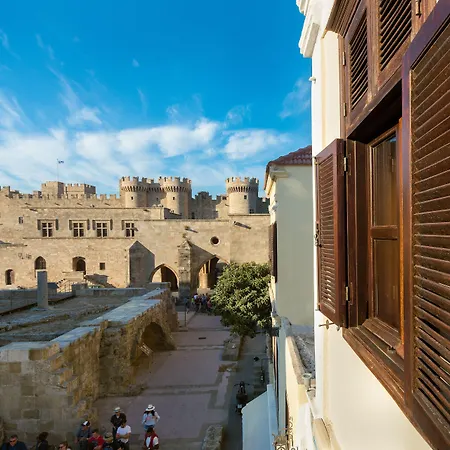 Nikos Takis Fashion Boutique Hotel