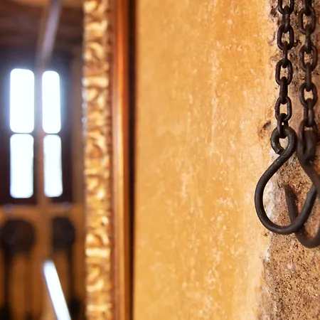 Nikos Takis Fashion Boutique Hotel