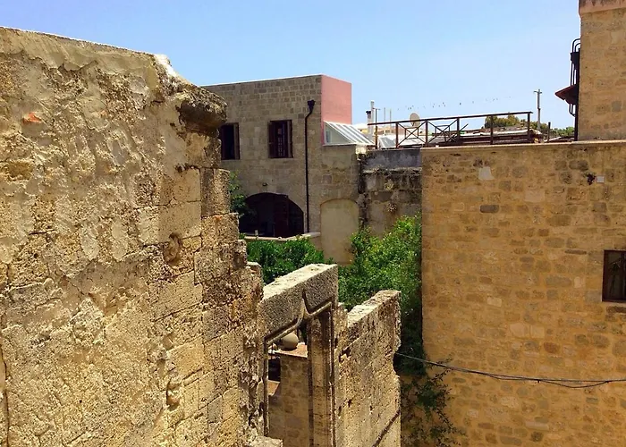 Nikos Takis Fashion Boutique ホテル 4*