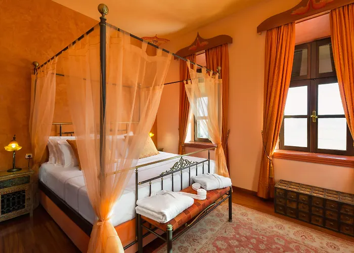 Otel Nikos Takis Fashion Boutique 4*