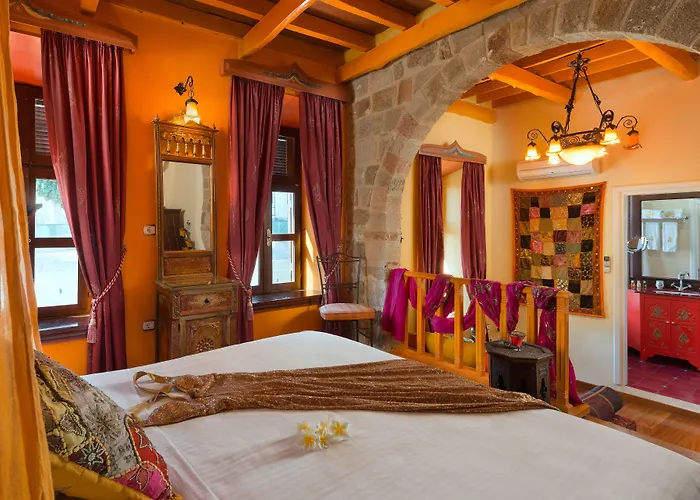 Nikos Takis Fashion Boutique ホテル 4*