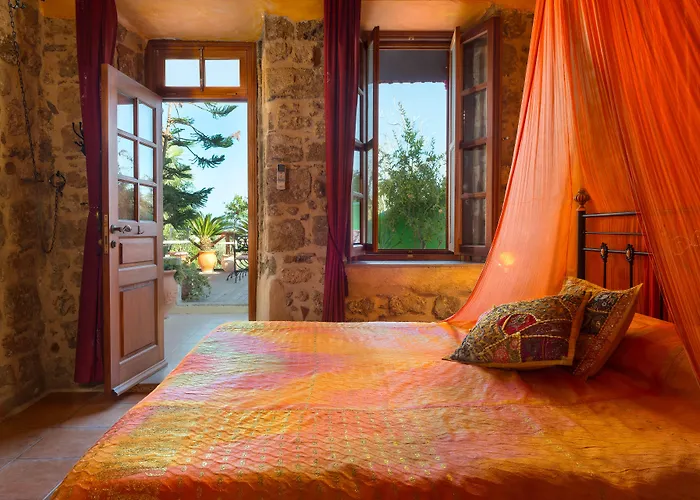 Otel Nikos Takis Fashion Boutique 4*