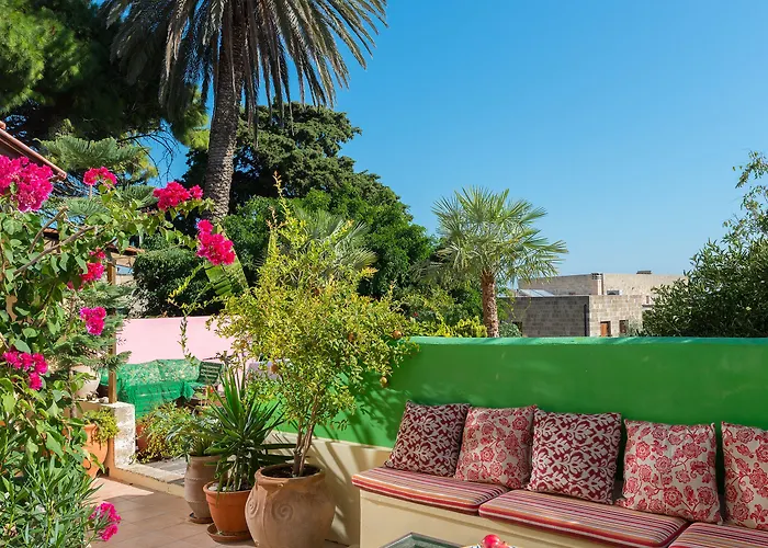 Nikos Takis Fashion Boutique Otel 4*