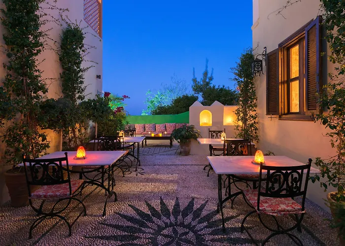 Otel Nikos Takis Fashion Boutique 4*