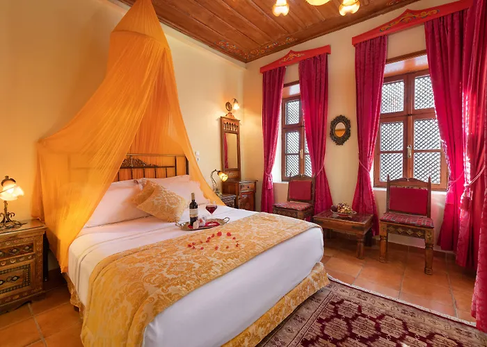 Nikos Takis Fashion Boutique 4*