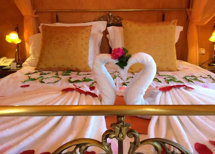 Nikos Takis Fashion Boutique 4*