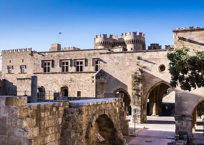 Otel Nikos Takis Fashion Boutique 4*