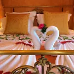 Nikos Takis Fashion Boutique 4*