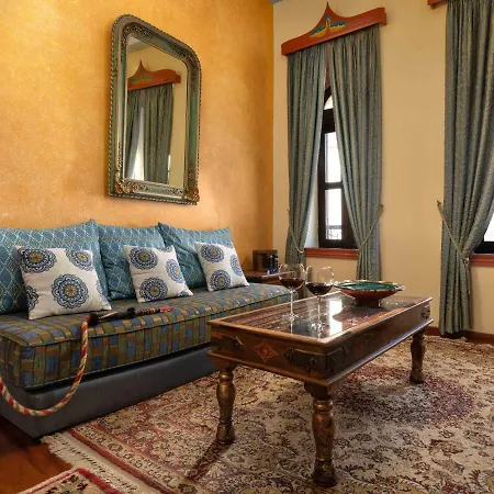 Nikos Takis Fashion Boutique Hotell 4*