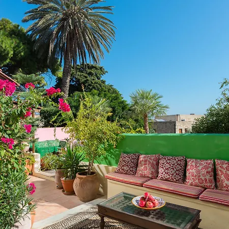 Nikos Takis Fashion Boutique Otel 4*