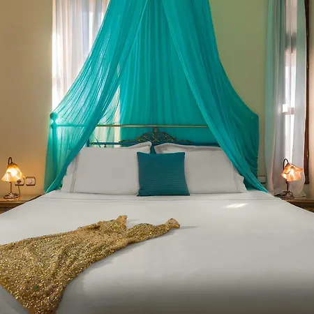Nikos Takis Fashion Boutique Отель 4*